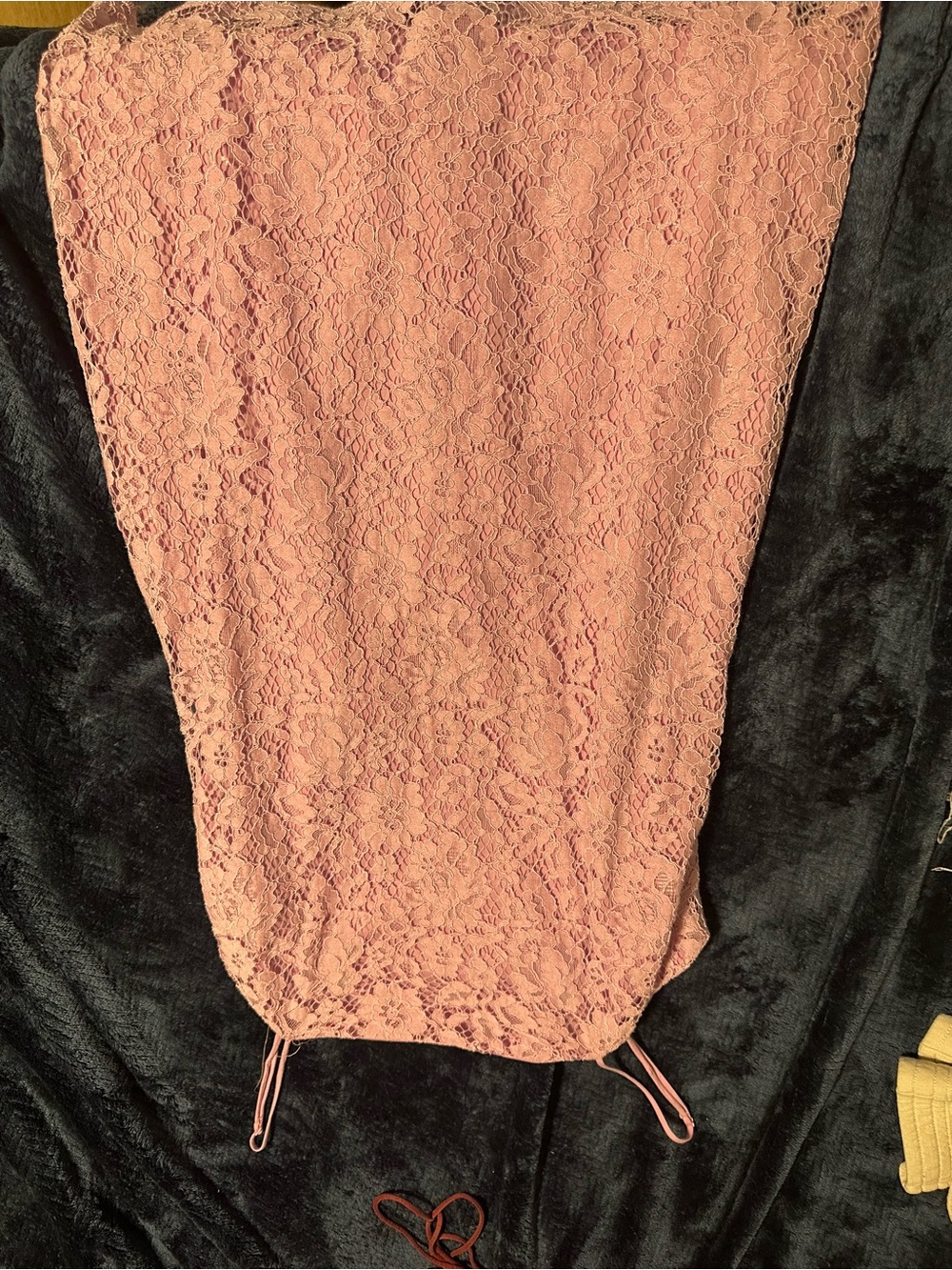 Mi Amore Lace Midi Dress in Dusty Rose